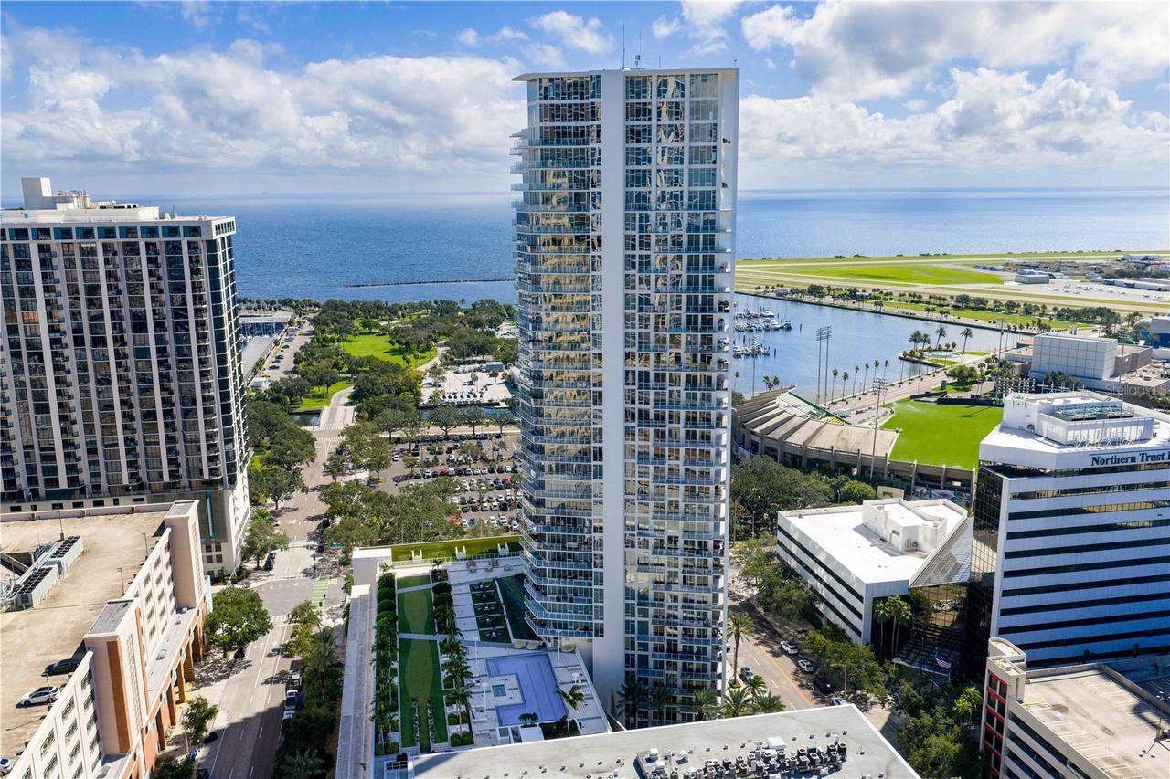 175 1st St. #2701, St Petersburg, FL 33701