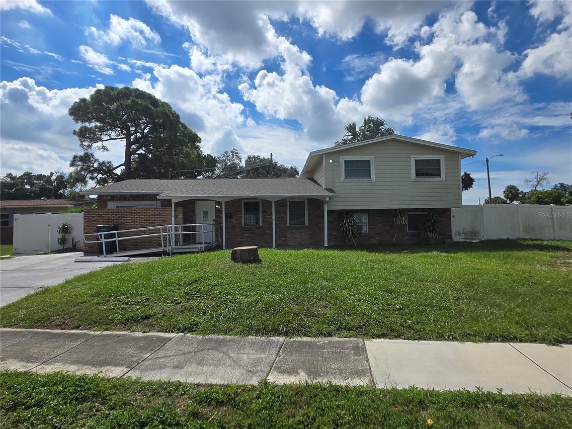 7710 W Hanna Ave., Tampa, FL 33615