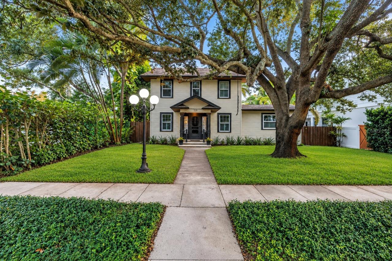 229 18th Ave., St Petersburg, FL 33704