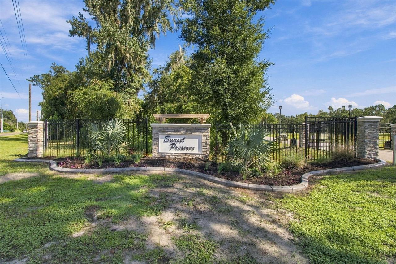867 Sunset Ln., Lutz, FL 33549
