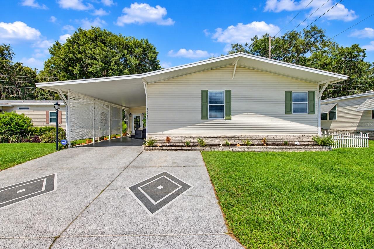 36731 Tara Ave., Zephyrhills, FL 33542