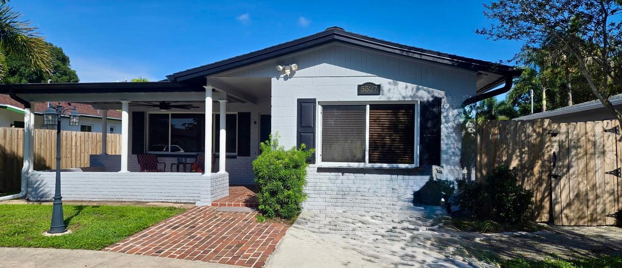 5527 Commonwealth Ave., St Petersburg, FL 33703