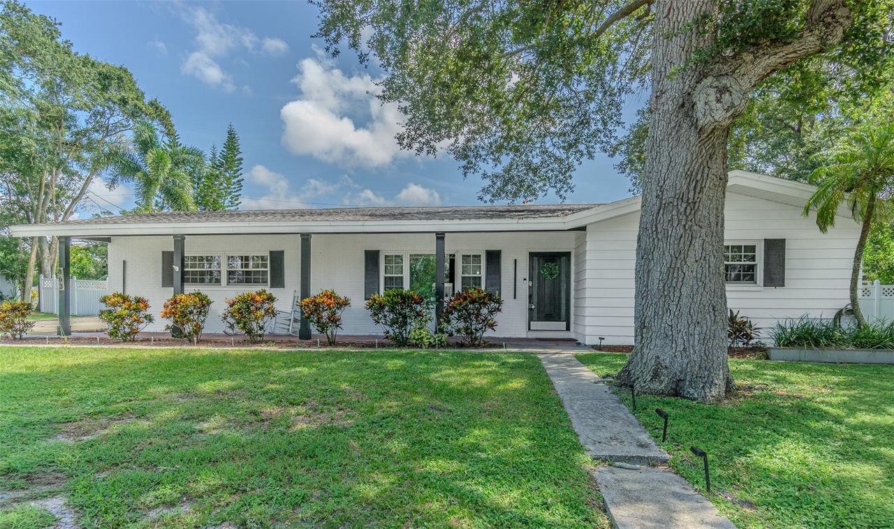 863 Bay Breeze Ter., Largo, FL 33770