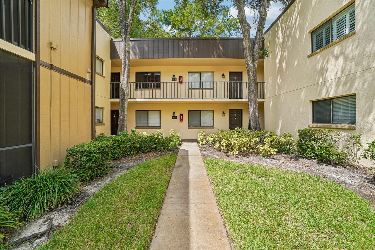 11722 Raintree Lake Ln. #D, Temple Terrace, FL 33617