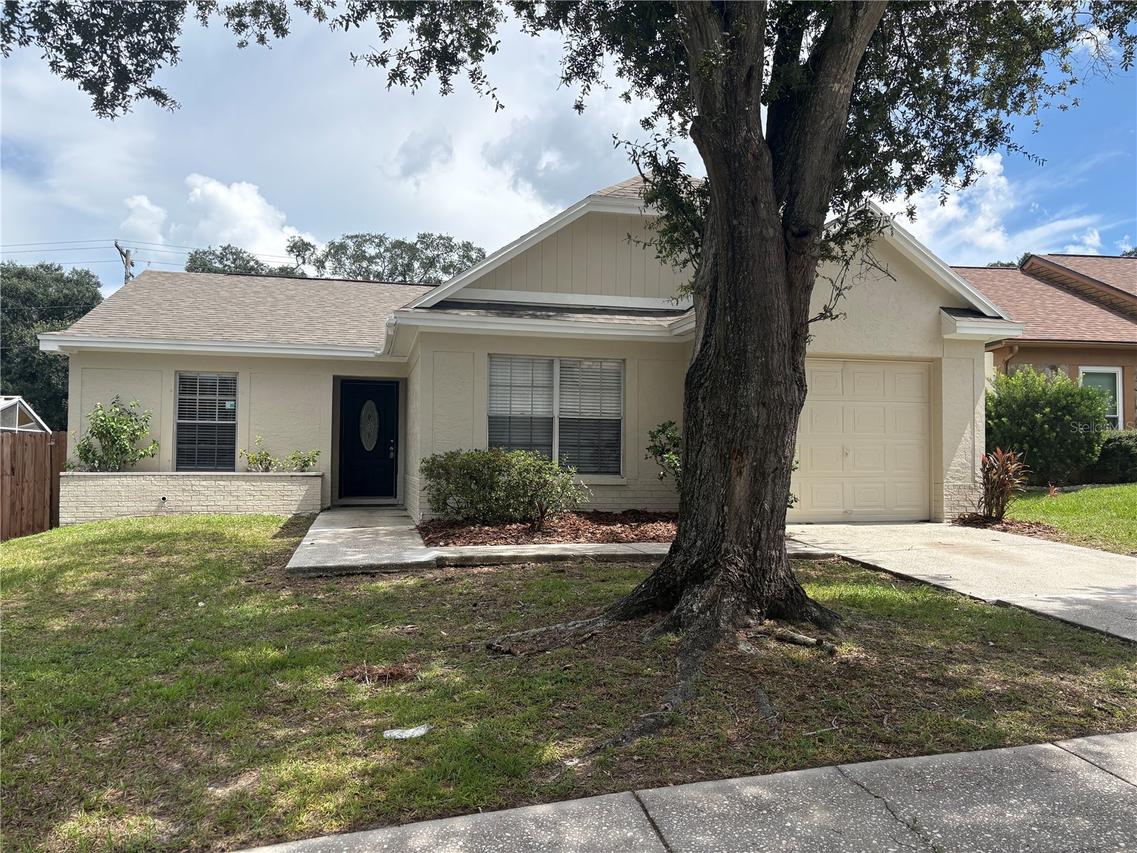 432 Regal Park Dr., Valrico, FL 33594