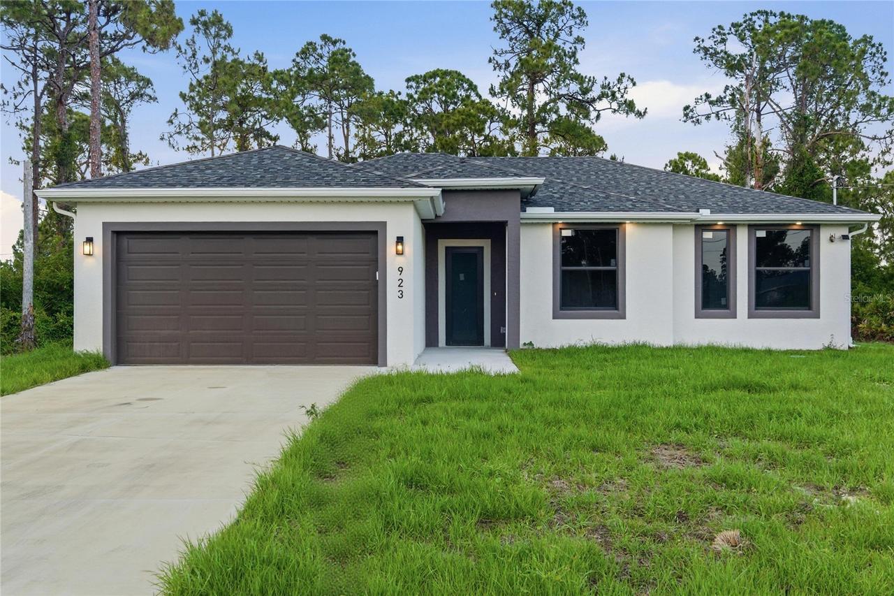 923 Milwaukee Blvd., Lehigh Acres, FL 33974