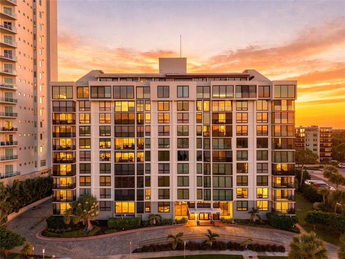 707 S Gulfstream Ave. #1006, Sarasota, FL 34236