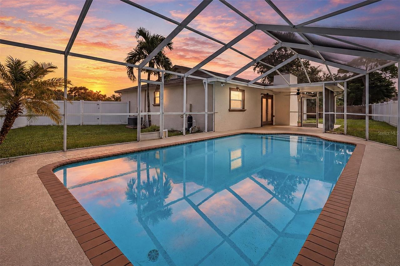 7892 Sundown Dr., St Petersburg, FL 33709