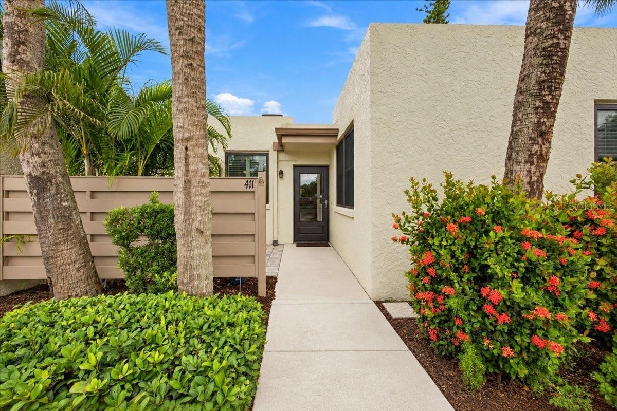 411 Palm Tree Dr., Bradenton, FL 34210