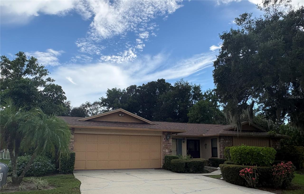 862 Pinewood Ter., Palm Harbor, FL 34683