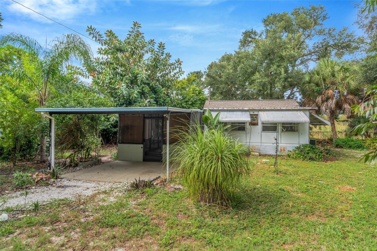 5002 30th St., Bradenton, FL 34207