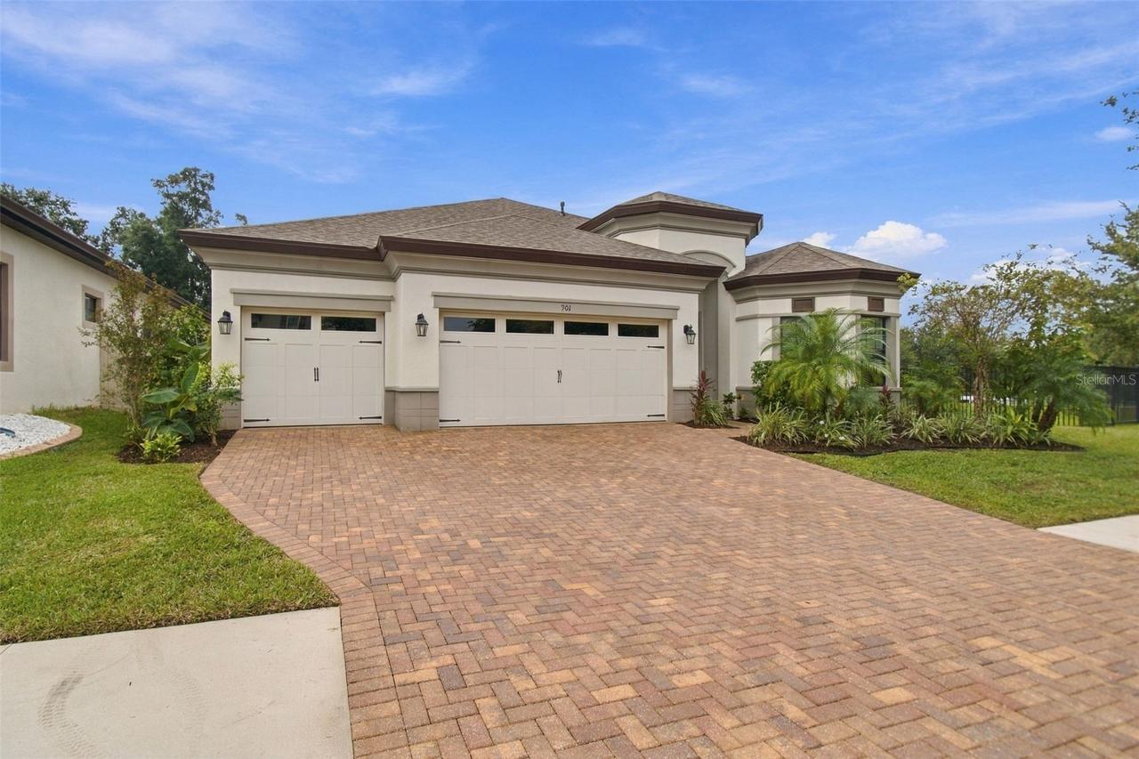 901 Grand Cresta Ave., Brandon, FL 33511