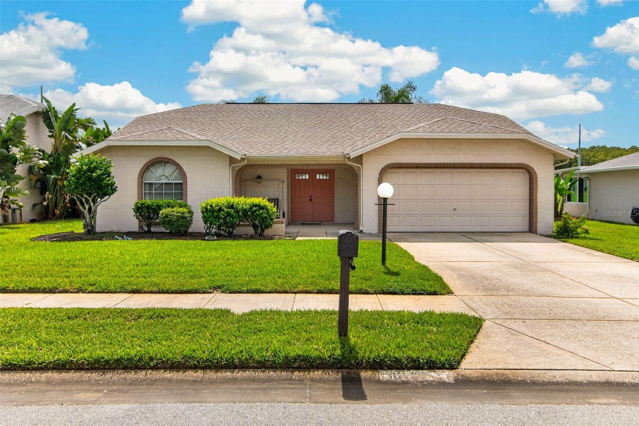 10707 Fallen Leaf Ln., Port Richey, FL 34668