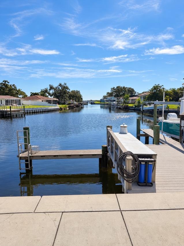 1894 Tanglewood Dr., St Petersburg, FL 33702