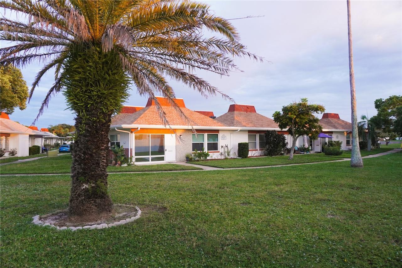 4337 Tahitian Gardens Cir. #E, Holiday, FL 34691