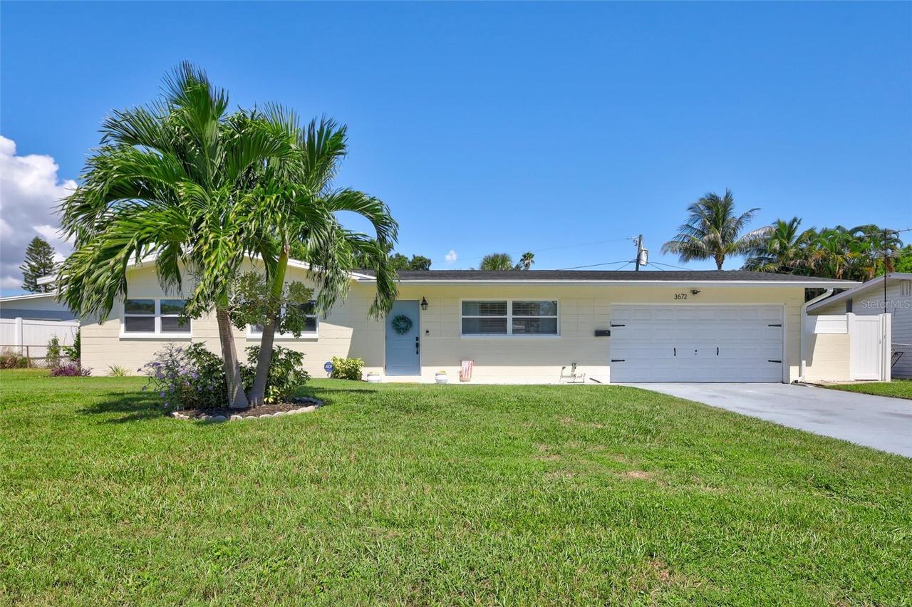 3672 Searobin Dr., St Petersburg, FL 33705