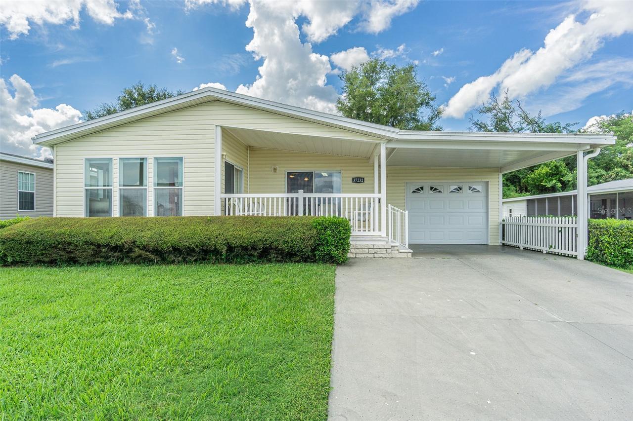 37232 Neukom Ave., Zephyrhills, FL 33541