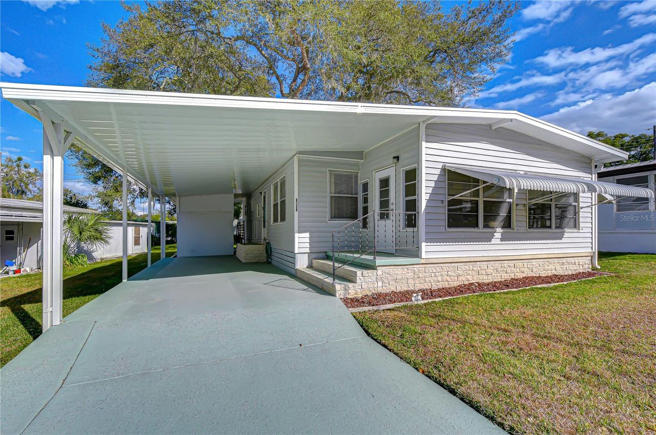 6128 Ridgewood Dr., Zephyrhills, FL 33542