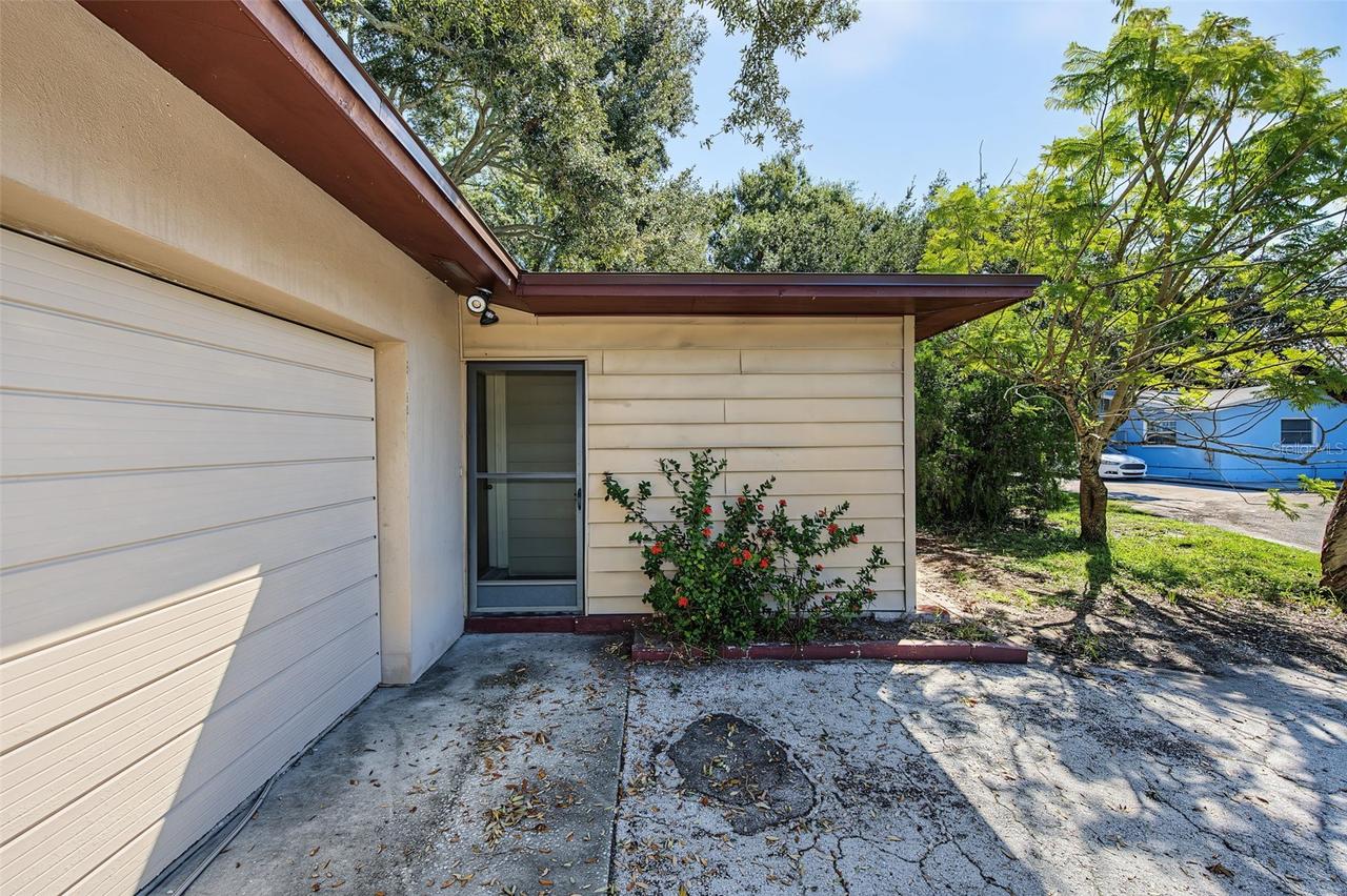125 Wertz Dr., Largo, FL 33771