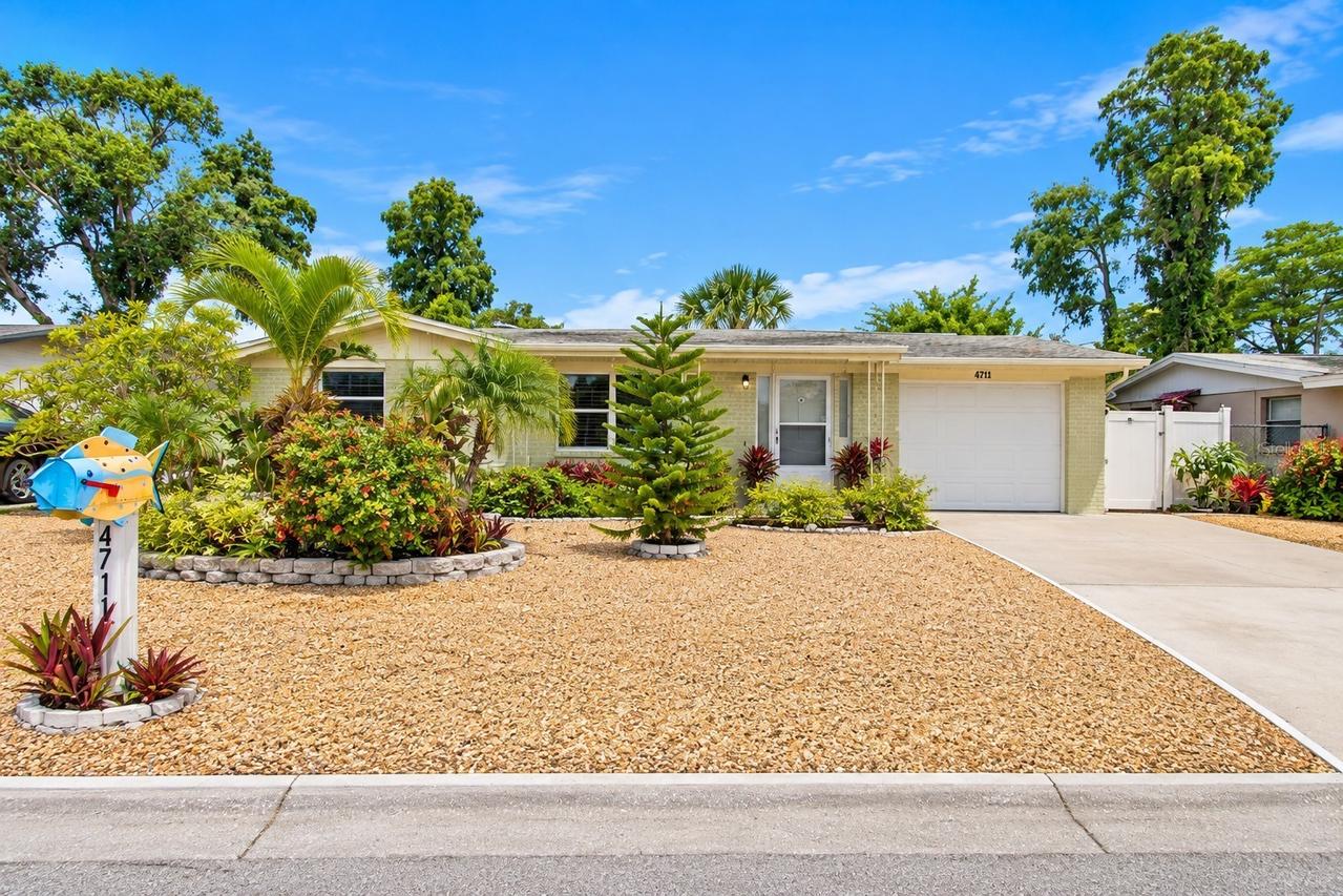 4711 Phoenix Ave., Holiday, FL 34690