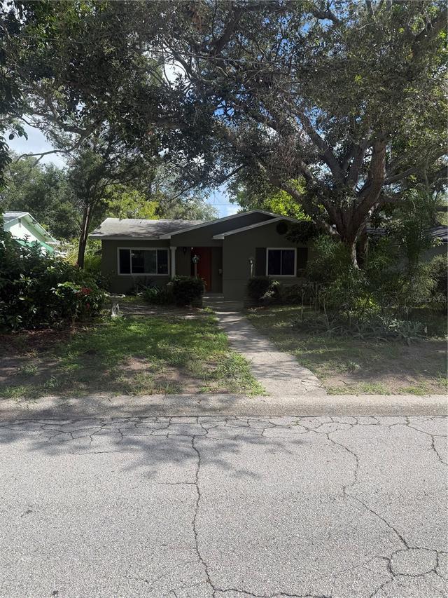 215 24th Ave., St Petersburg, FL 33704