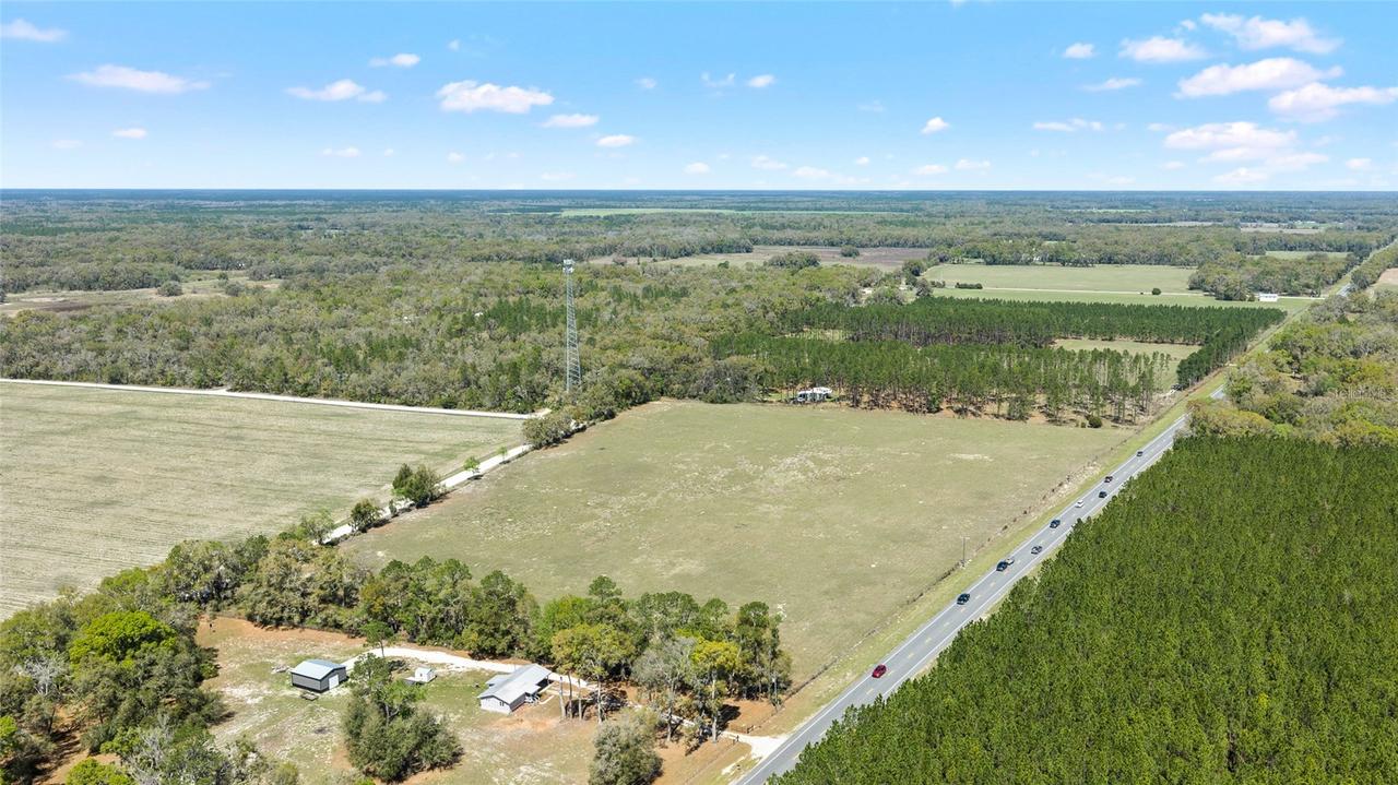 300 NE 708 Ave., Old Town, FL 32680