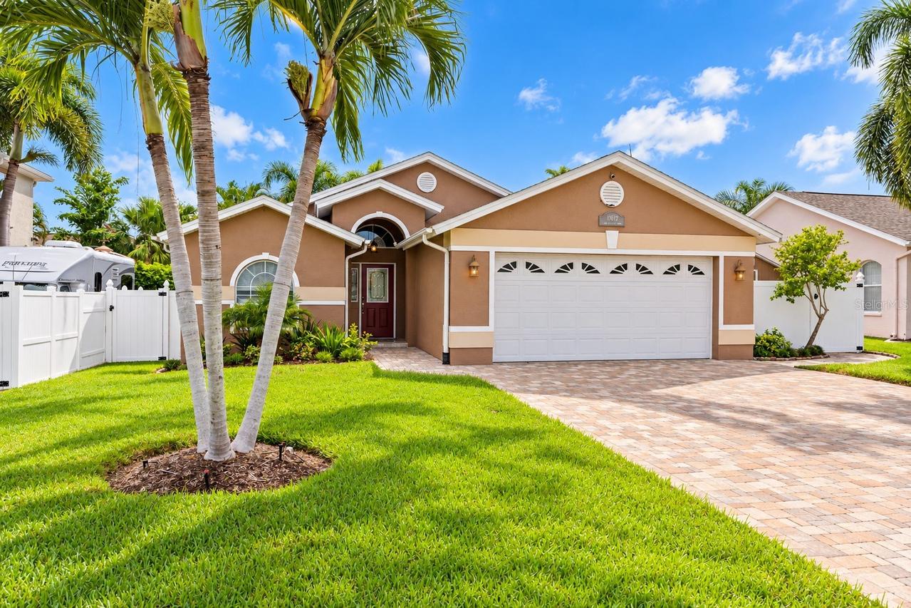 10612 Lake Vista Dr., Seminole, FL 33772