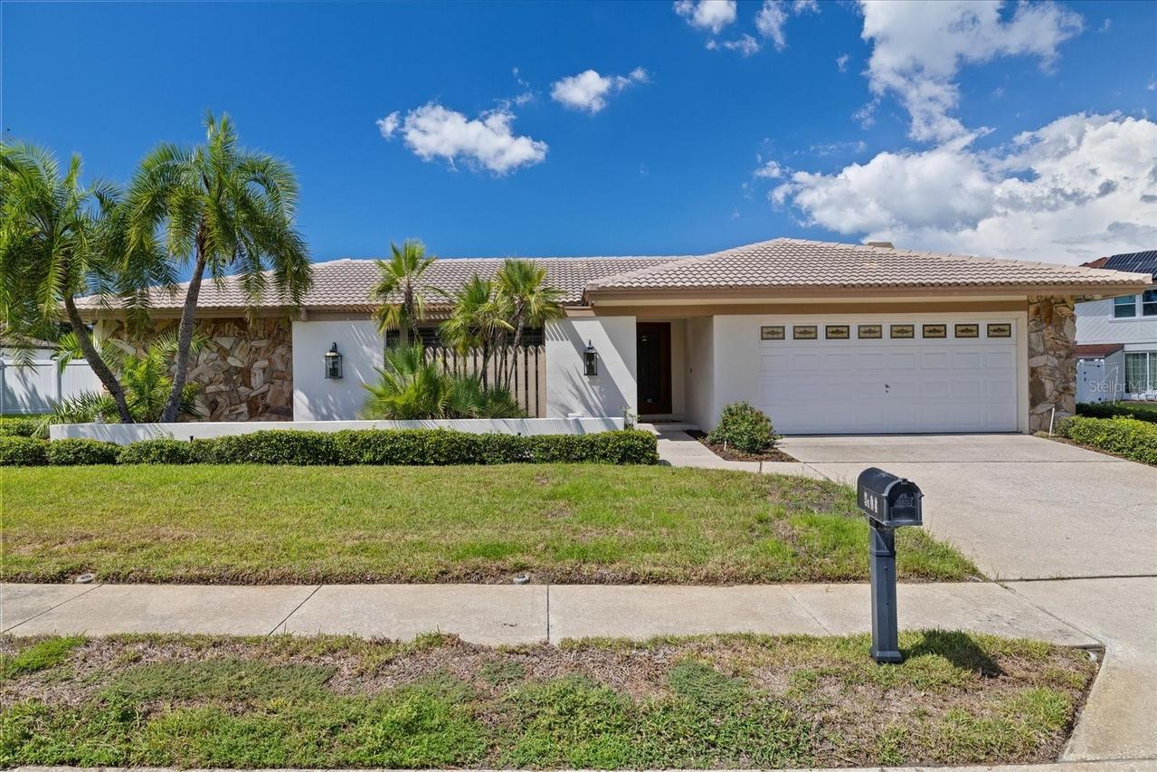 3104 Bluffs Dr., Largo, FL 33770