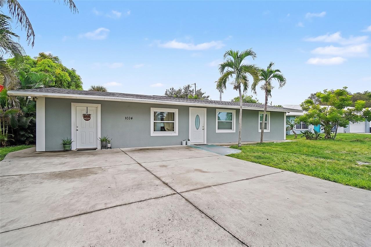 1024 S Alhambra Cir., Naples, FL 34103