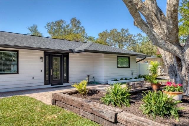 2553 E Paulstan Ct., Sarasota, FL 34237