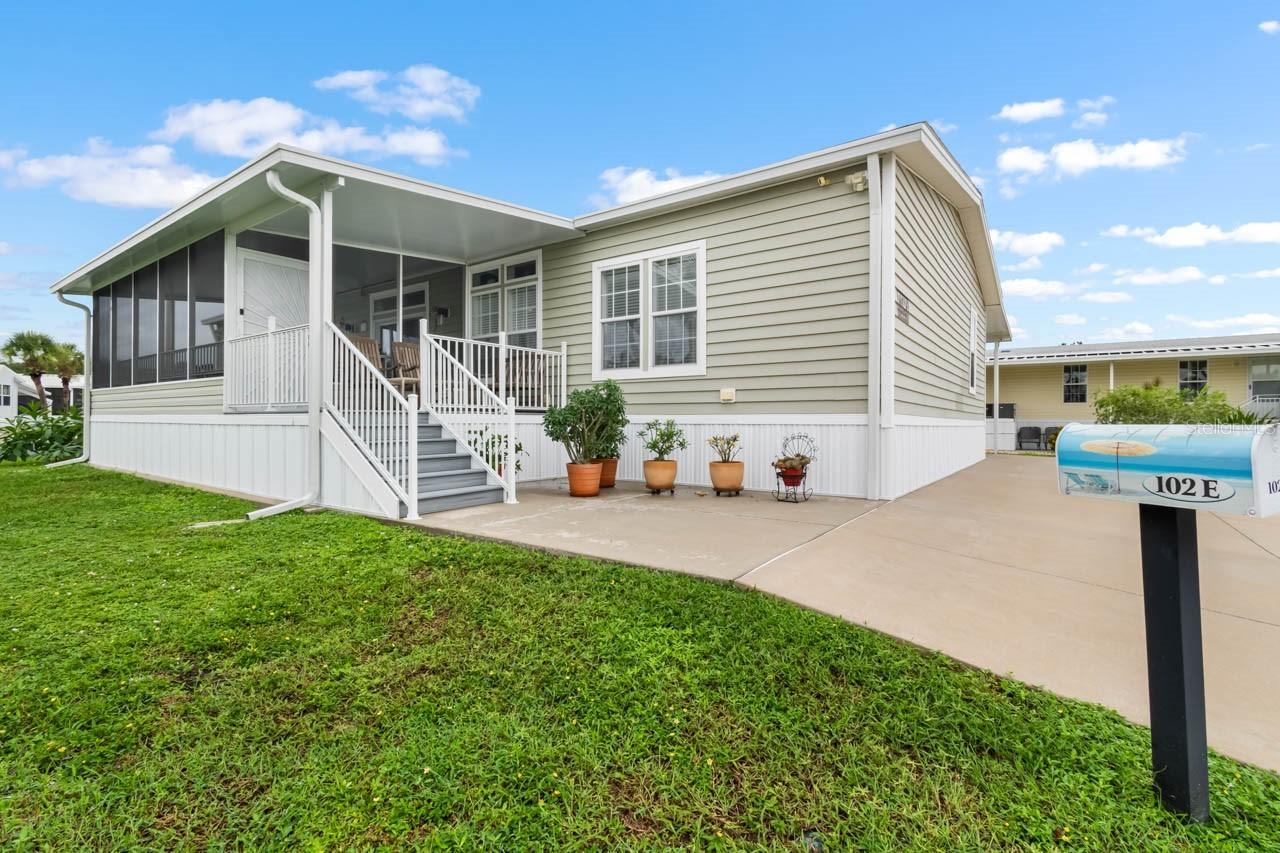 102 E Saint Lucia Loop, Apollo Beach, FL 33572