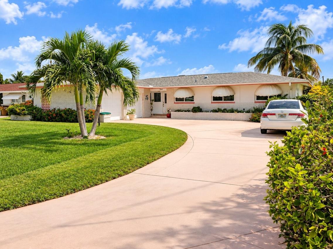 5163 Sunnybrook Ct., Cape Coral, FL 33904
