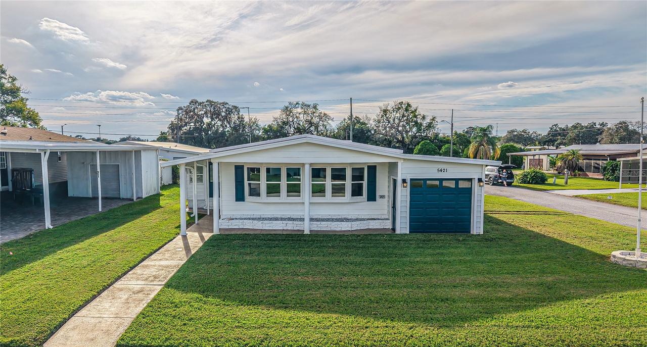 5421 Mohawk St., Zephyrhills, FL 33542