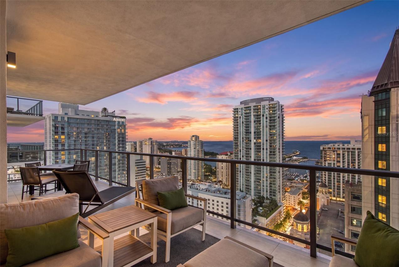 275 1st Ave. #2903, St Petersburg, FL 33701