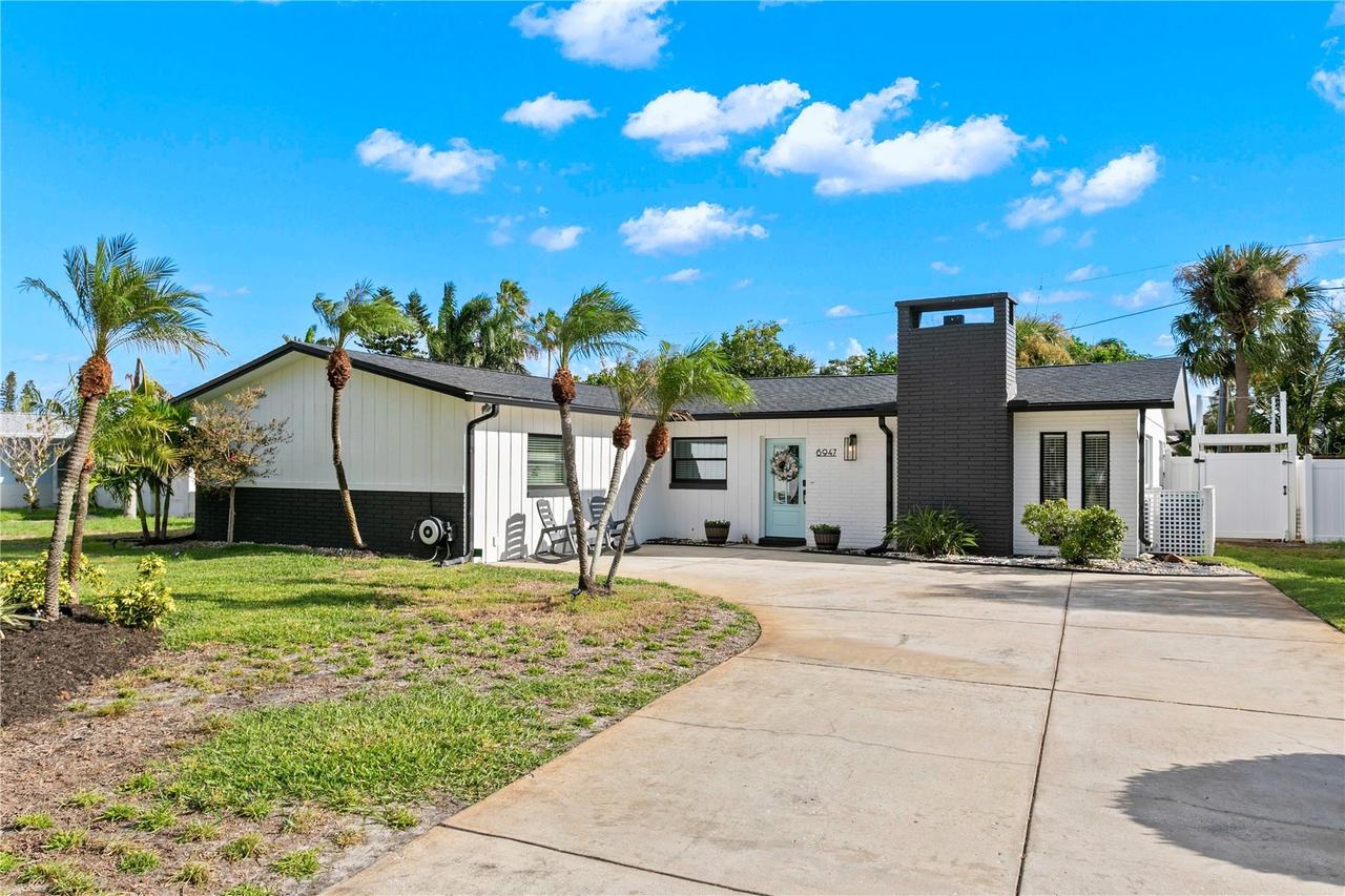 6947 S Shore Dr., South Pasadena, FL 33707