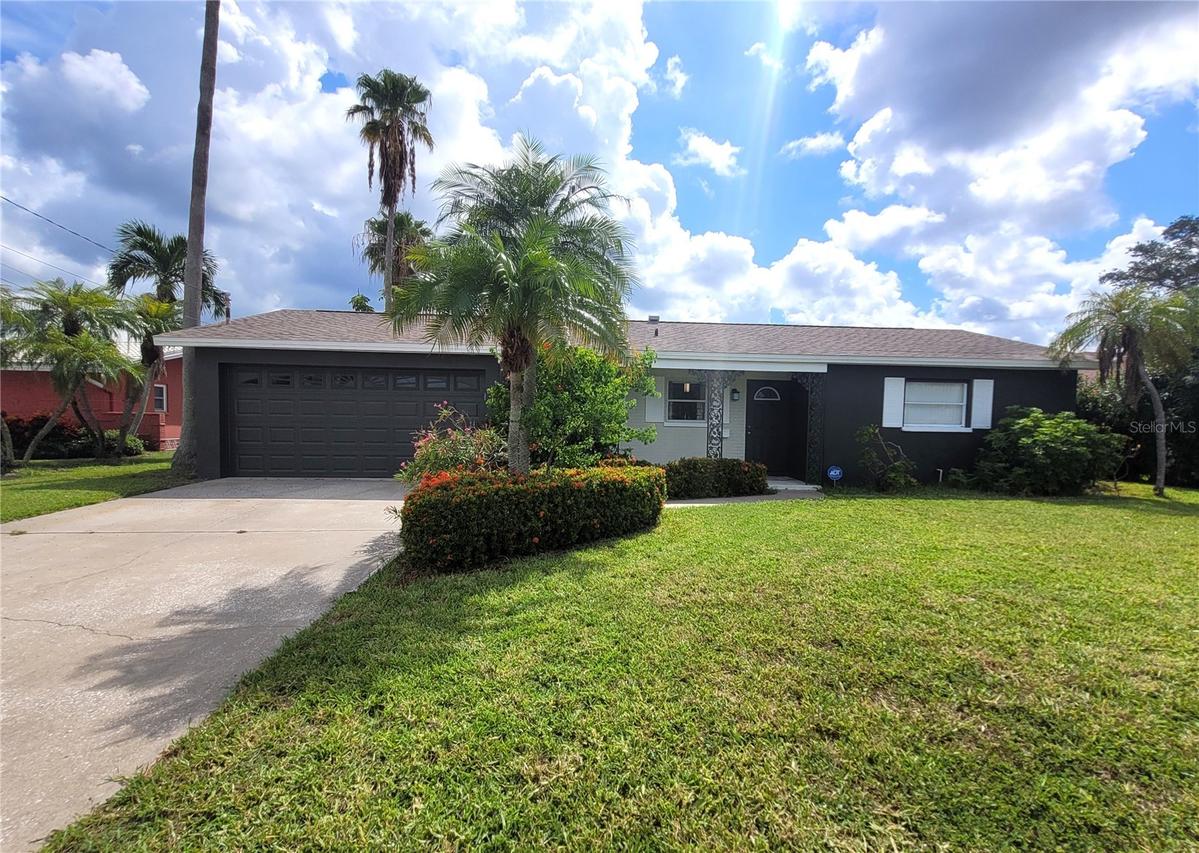 137 Midway Island, Clearwater, FL 33767