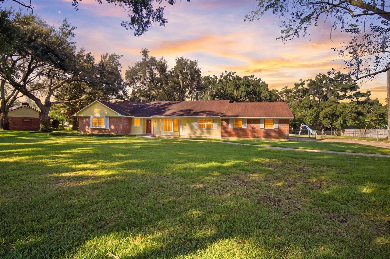 409 El Greco Dr., Brandon, FL 33511