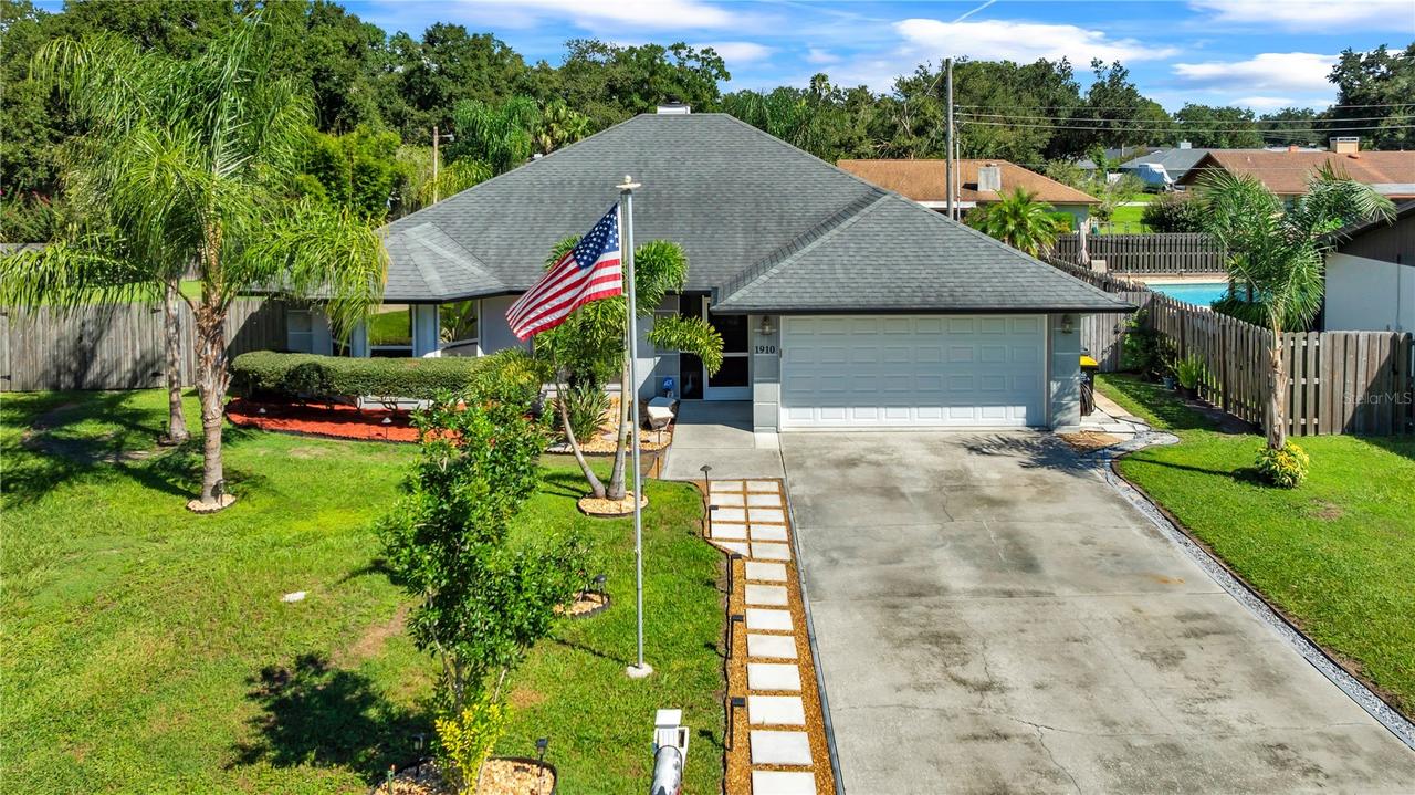 1910 High Glen Ct., Lakeland, FL 33813
