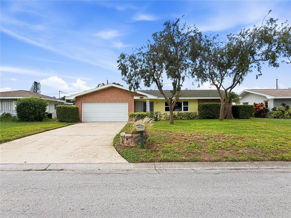 14036 Thacher Ave., Largo, FL 33774