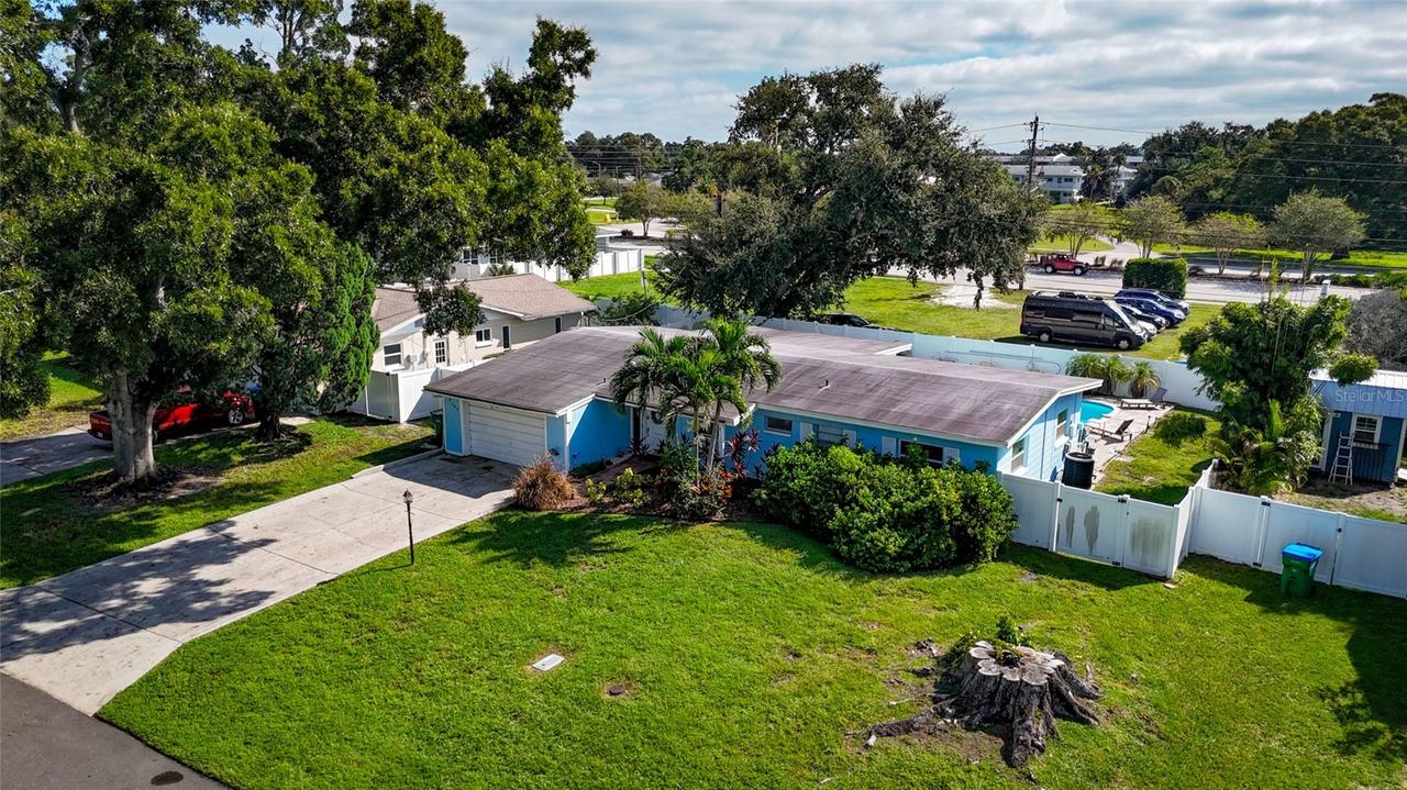 8465 Ridgewood Cir., Seminole, FL 33772