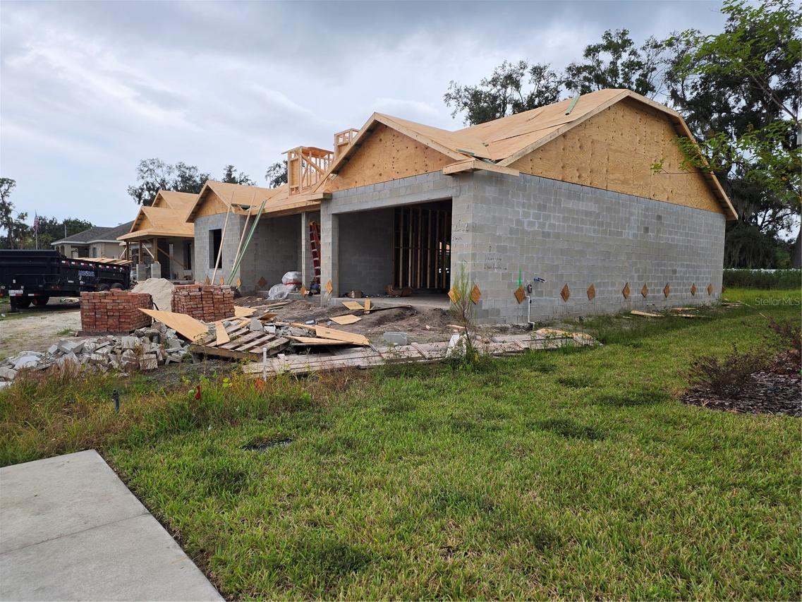 414 Shannon Estates Ct., Plant City, FL 33563