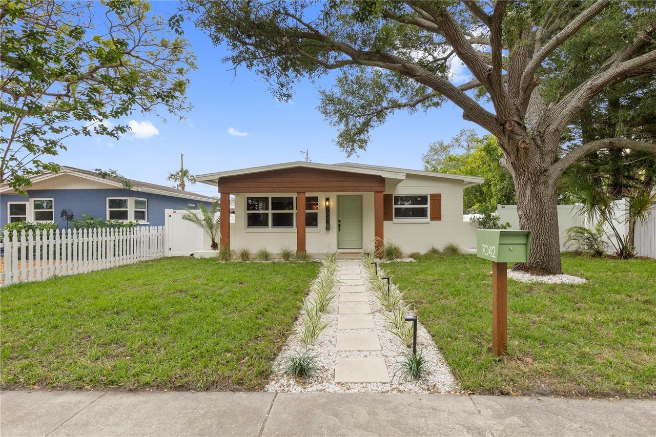 7042 Dartmouth Ave., St Petersburg, FL 33710