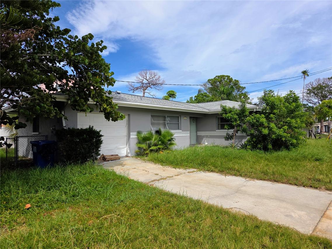 1595 Arizona Ave., St Petersburg, FL 33703