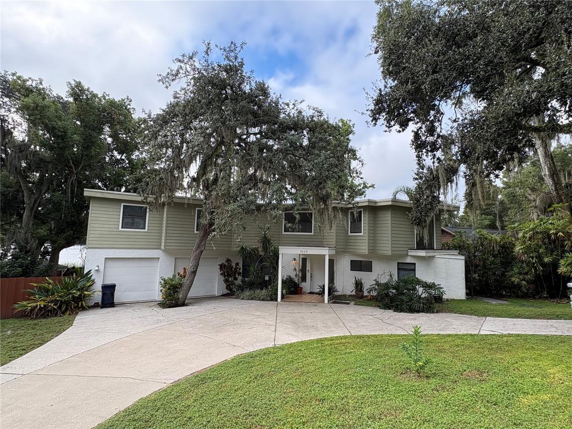 4223 E Riverhills Dr., Tampa, FL 33617