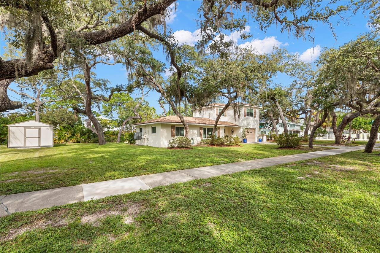 202 S Mayo St., Crystal Beach, FL 34681