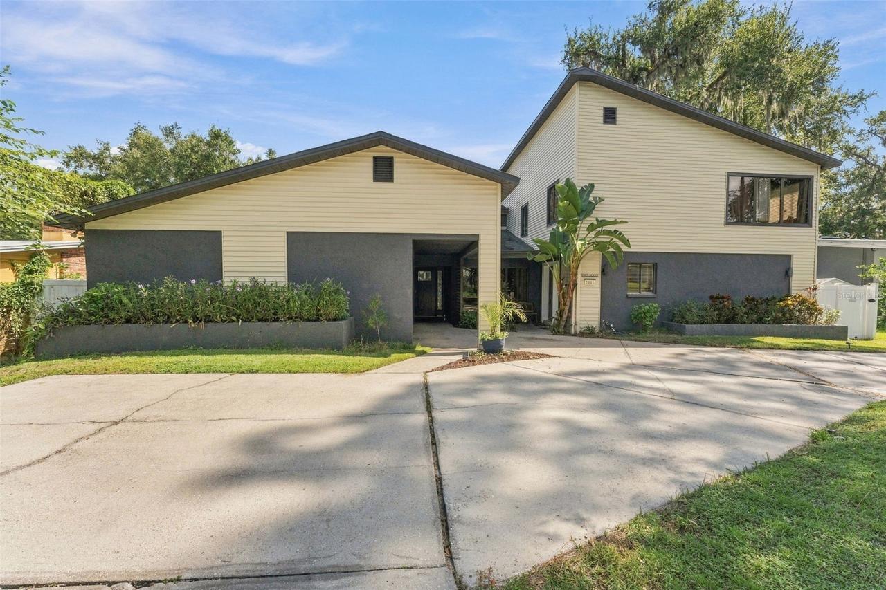 3006 River Grove Dr., Tampa, FL 33610