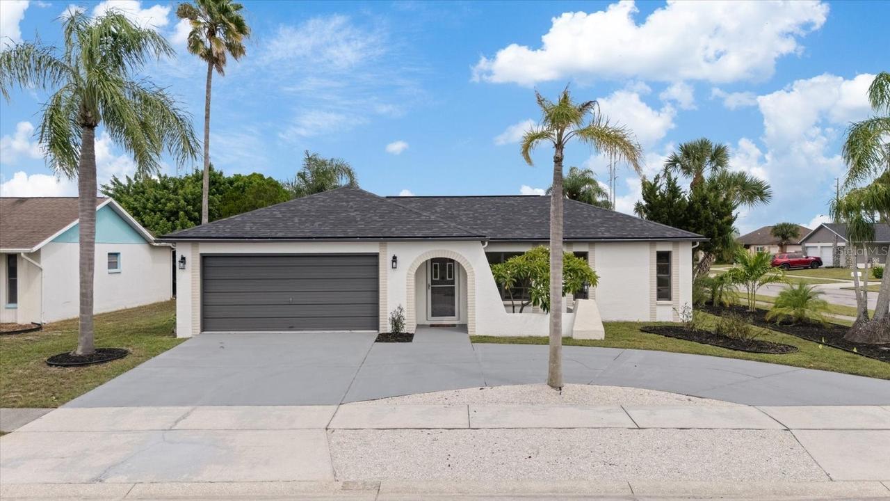 1016 Fuchsia Dr., Holiday, FL 34691