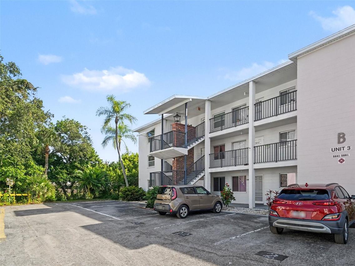 5855 Palm Ln. #B21, Bradenton, FL 34207