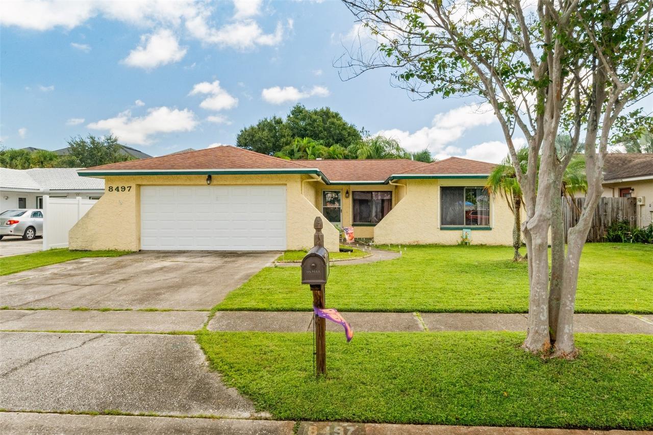 8497 90th St., Seminole, FL 33777