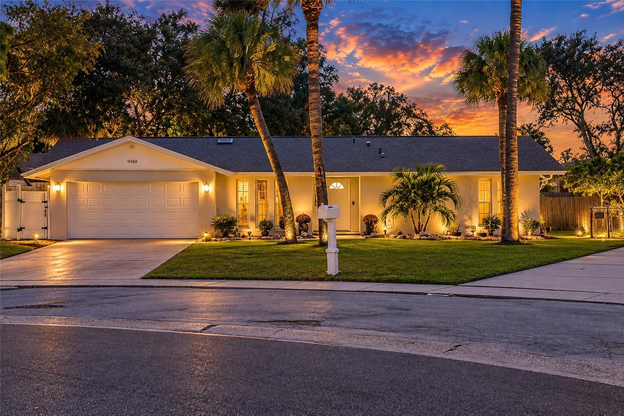 9488 88th Ter., Seminole, FL 33777